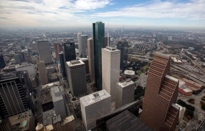 Texas’ cities and suburbs are booming. The state is home to three of the country’s 10 largest cities and four of the fastest-growing. The state’s Hispanic population is now nearly as large as the non-Hispanic white population, with Texas gaining nearly 11 Hispanic residents for every additional white resident since 2010. Those trends set up a pitched battle for political control when state lawmakers redraw legislative districts.